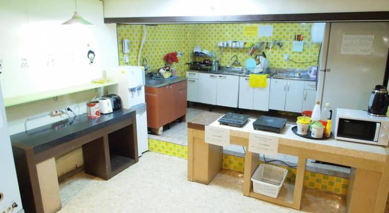 Shinchon Hostel