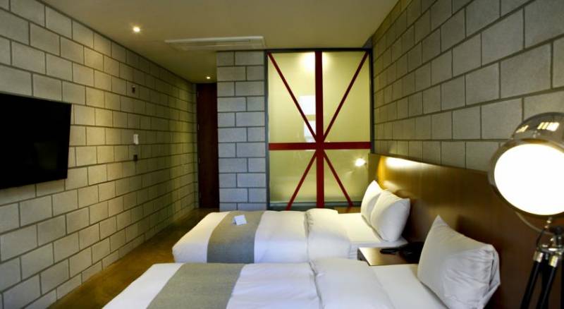 Vella Suite Hotel Myeongdong