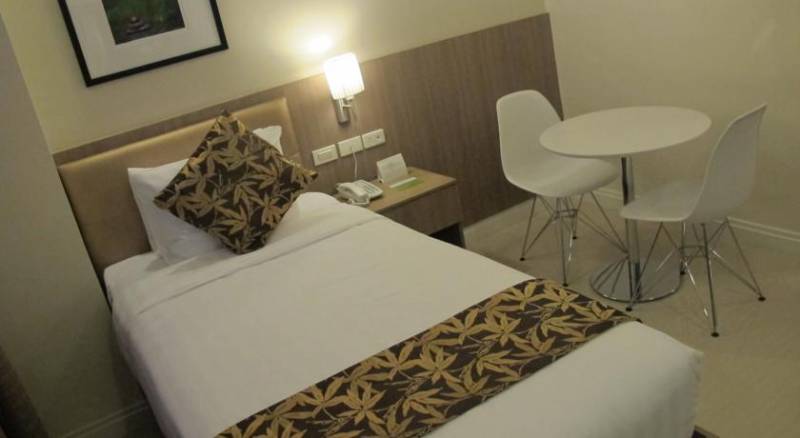 Zerenity Hotel & Suites