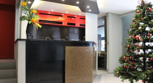 Jade Hotel and Suites