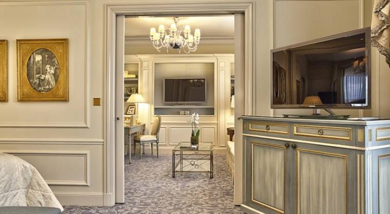 Four Seasons Hotel George V Paris