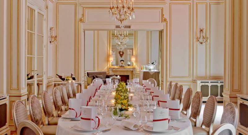 Hotel Plaza Athenee Paris