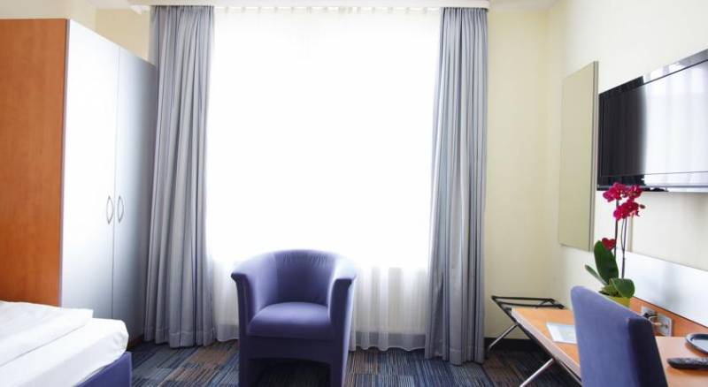 Senator Hotel