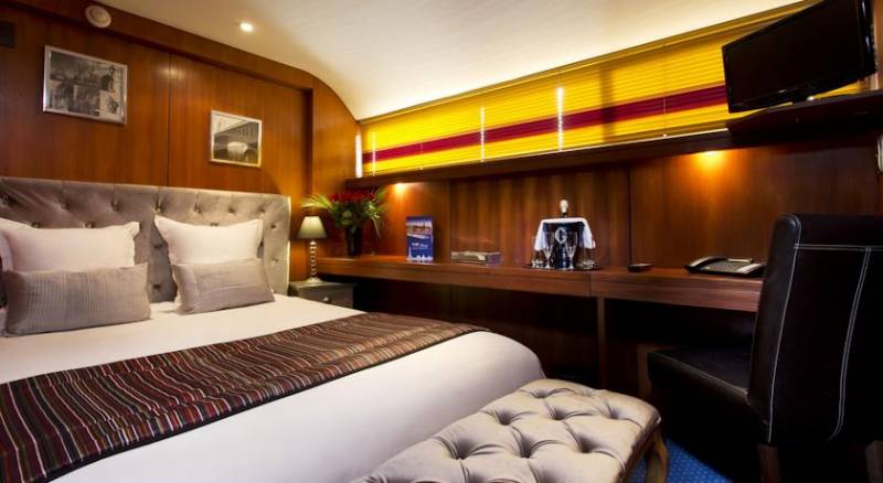 VIP Paris Yacht Hotel