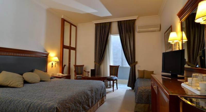 Athens Atrium Hotel & Jacuzzi Suites