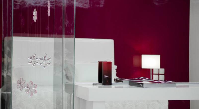 Athens Status Suites