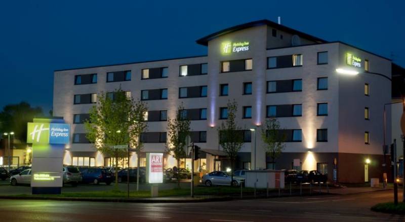 Holiday Inn Express Cologne Mülheim