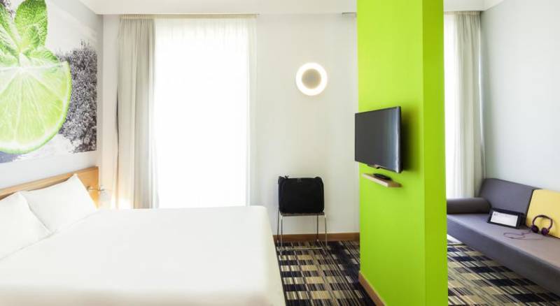 Ibis Styles Napoli Garibaldi