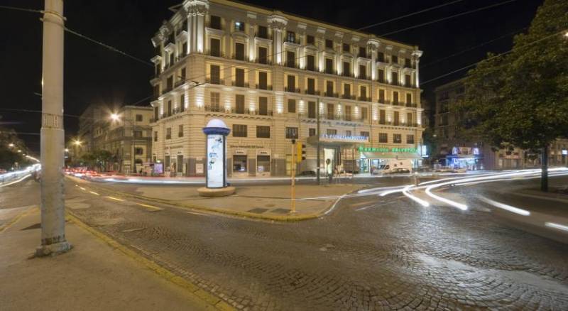 UNA Hotel Napoli