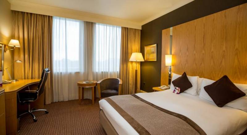 Crowne Plaza London Ealing