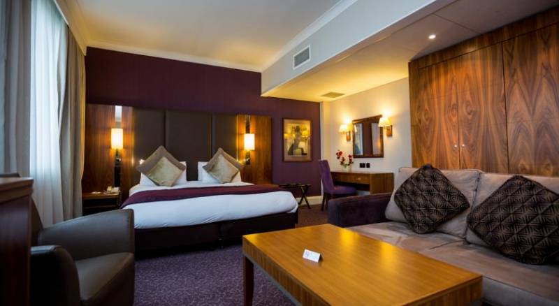 Crowne Plaza London Ealing