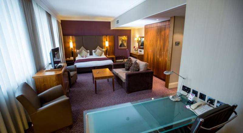 Crowne Plaza London Ealing