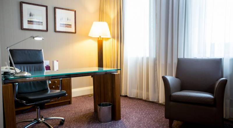 Crowne Plaza London Ealing