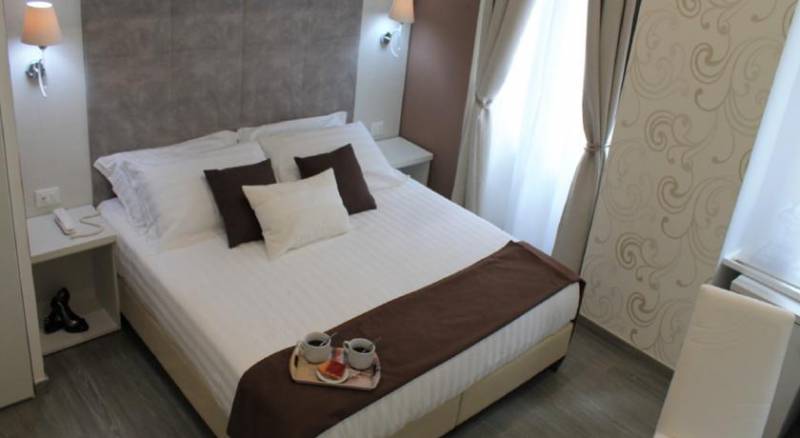 Elenoire Rooms & Suite