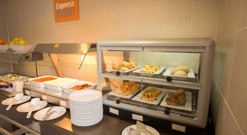 Holiday Inn Express Birmingham–South A45