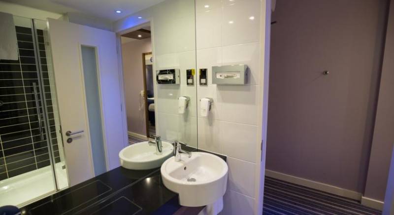 Holiday Inn Express Birmingham–South A45