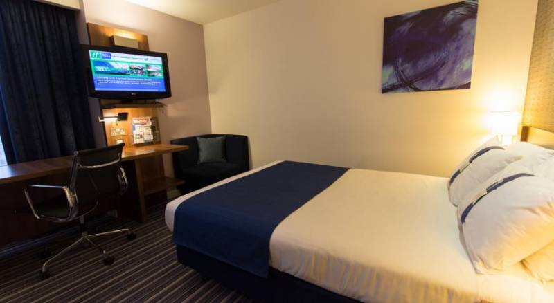 Holiday Inn Express Birmingham–South A45