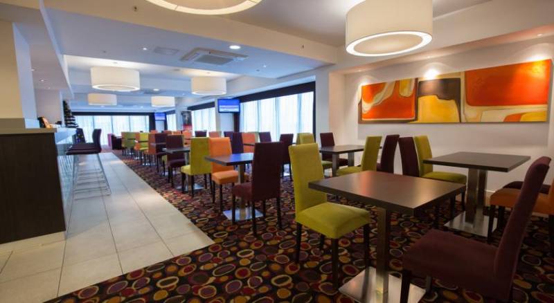 Holiday Inn Express Birmingham–South A45