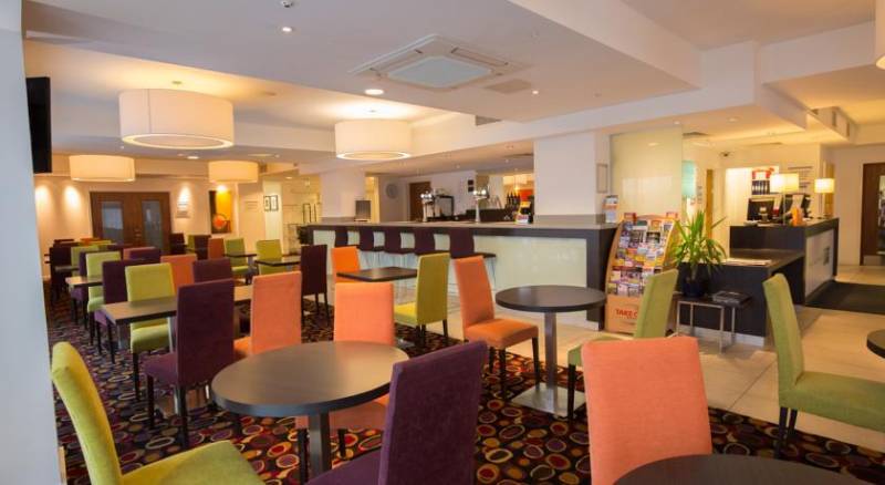 Holiday Inn Express Birmingham–South A45