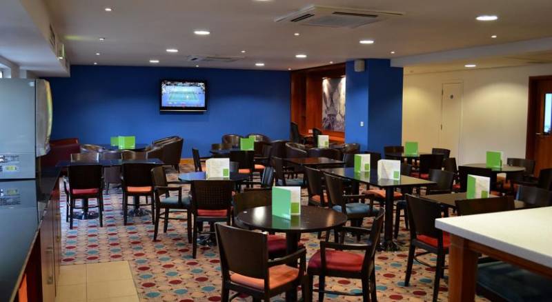 Holiday Inn Express Birmingham Star City