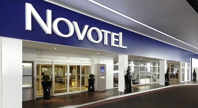 Novotel London West