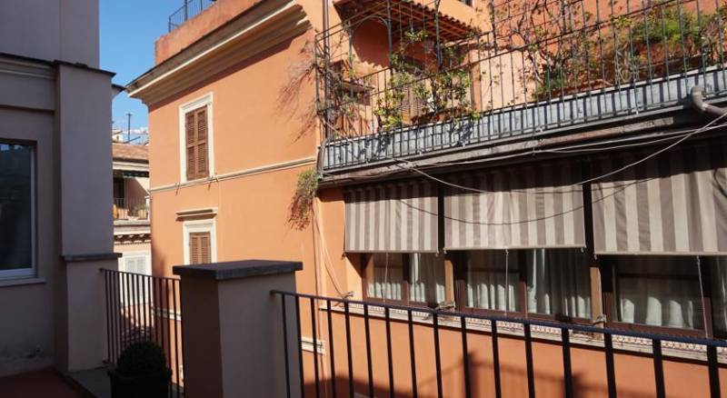 Trevi Palace Luxury Apartments