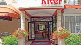 Hotel River