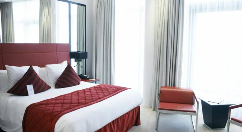 Crowne Plaza London Battersea