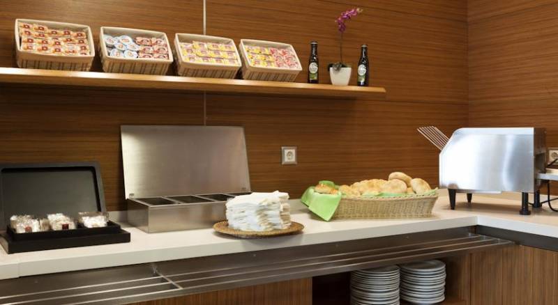 Holiday Inn Express Lisbon Airport