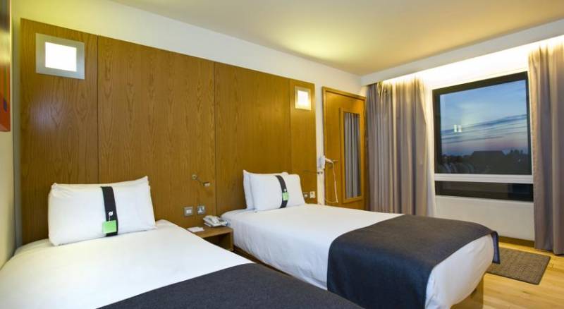 Holiday Inn London West