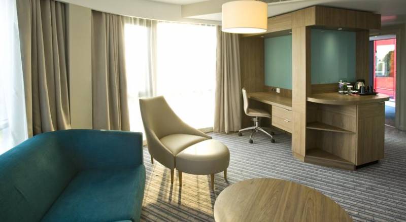 Holiday Inn London West