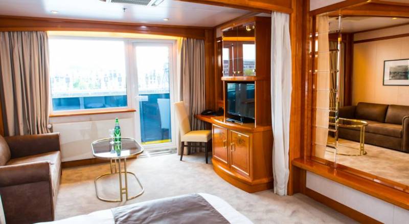 Sunborn London Yacht Hotel