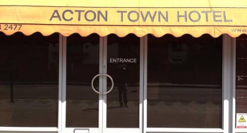 Acton Town Hotel