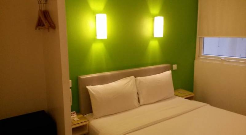 Amaris Hotel Panglima Polim 2