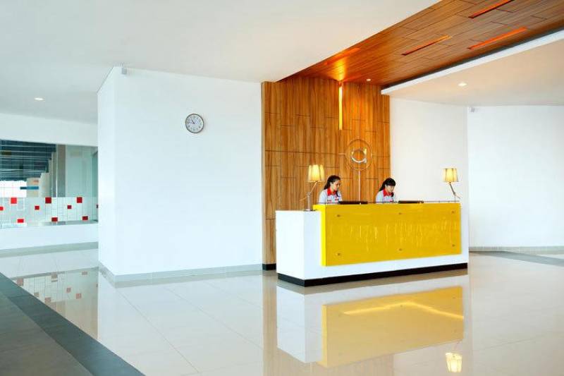 Amaris Hotel Season City