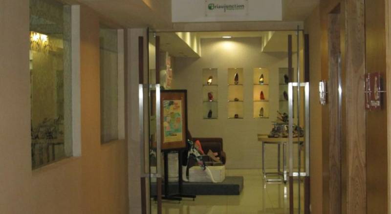 Anggrek Shopping Hotel