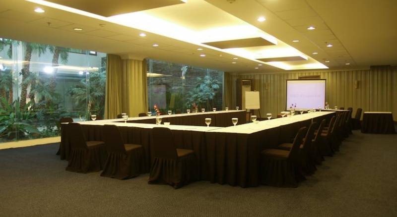 Aston Tropicana Hotel Bandung