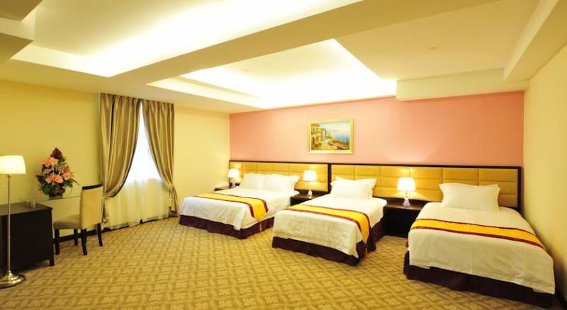 Hallmark Regency Hotel