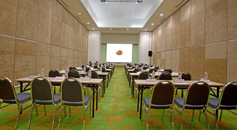 HARRIS Hotel and Conventions Kelapa Gading Jakarta