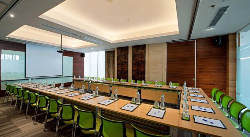 Holiday Inn Express Semarang Simpang Lima