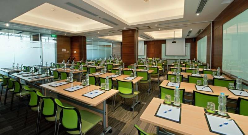 Holiday Inn Express Semarang Simpang Lima