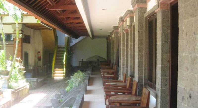 Hotel Puri Tanah Lot