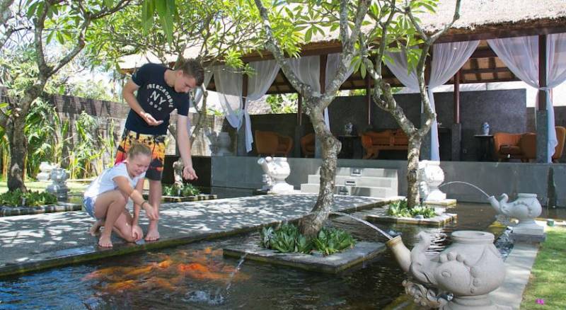 Legian Beach Hotel