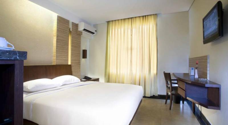 Losari Roxy Hotel