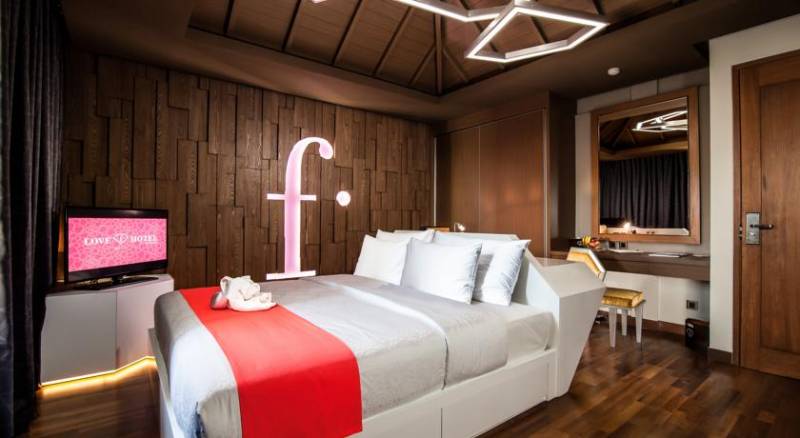 Love F Hotel by fashiontv