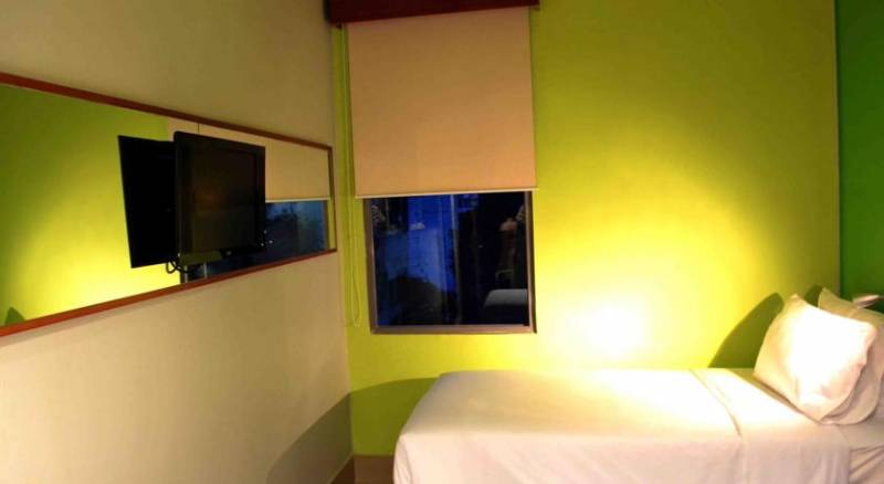 MaxOneHotels.com at Sabang