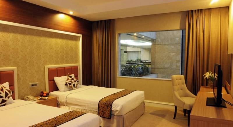 Surabaya Suite Hotel