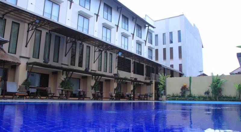 The Grand Santhi Hotel