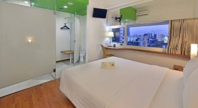 Whiz Hotel Semarang