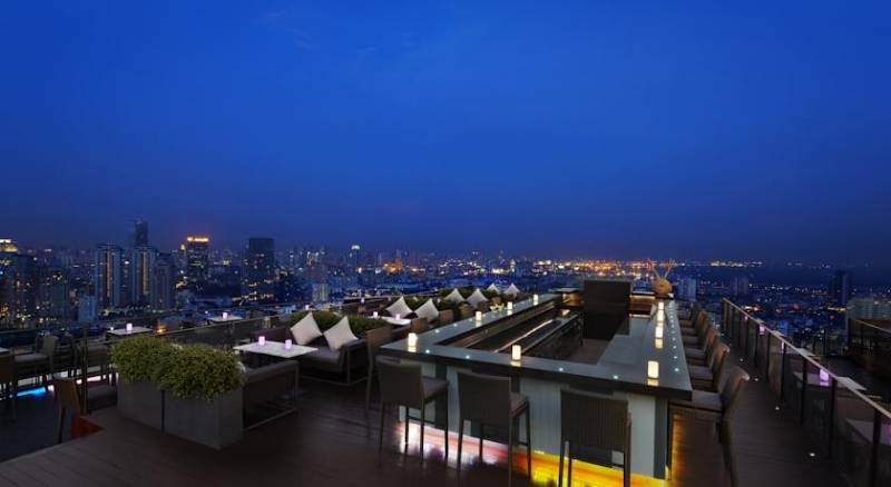 Anantara Sathorn Bangkok Hotel